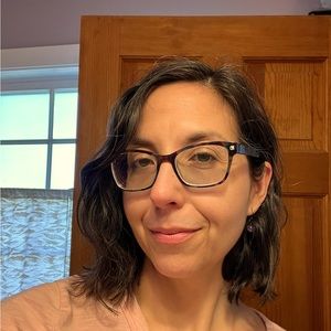 Meet your Posher, Alicia